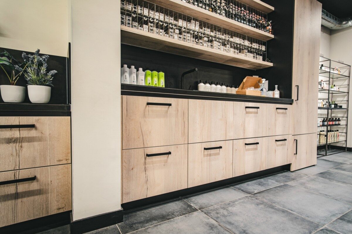 De productwand in de salon